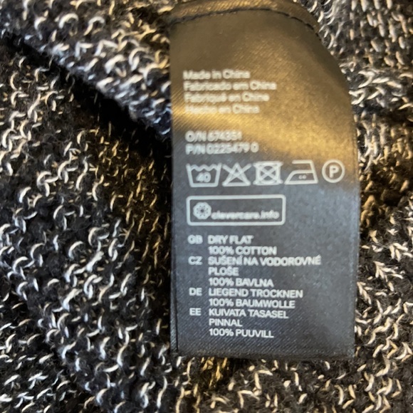 # H&M sweater . - Picture 8 of 10